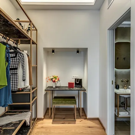 Palazzo Goldoni Condotti Collection 罗马