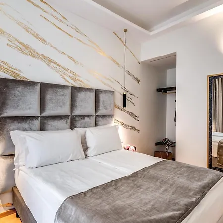 Palazzo Goldoni Condotti Collection 3* Rom