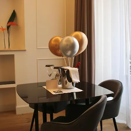 Palazzo Goldoni Condotti Collection בית הארחה