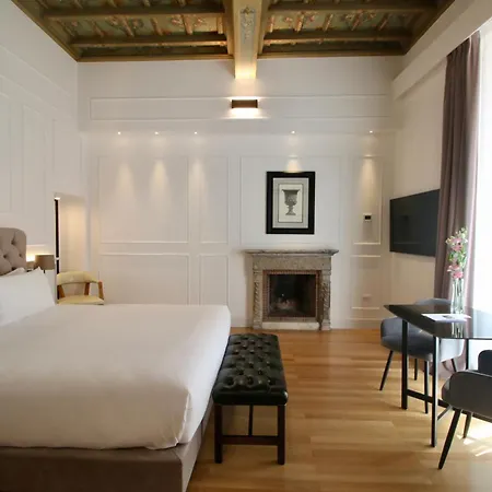 Palazzo Goldoni Condotti Collection בית הארחה 4*