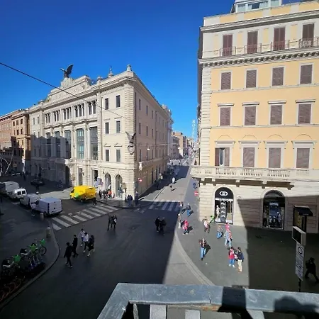 Palazzo Goldoni Condotti Collection בית הארחה