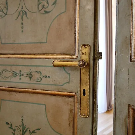 בית הארחה Palazzo Goldoni Condotti Collection